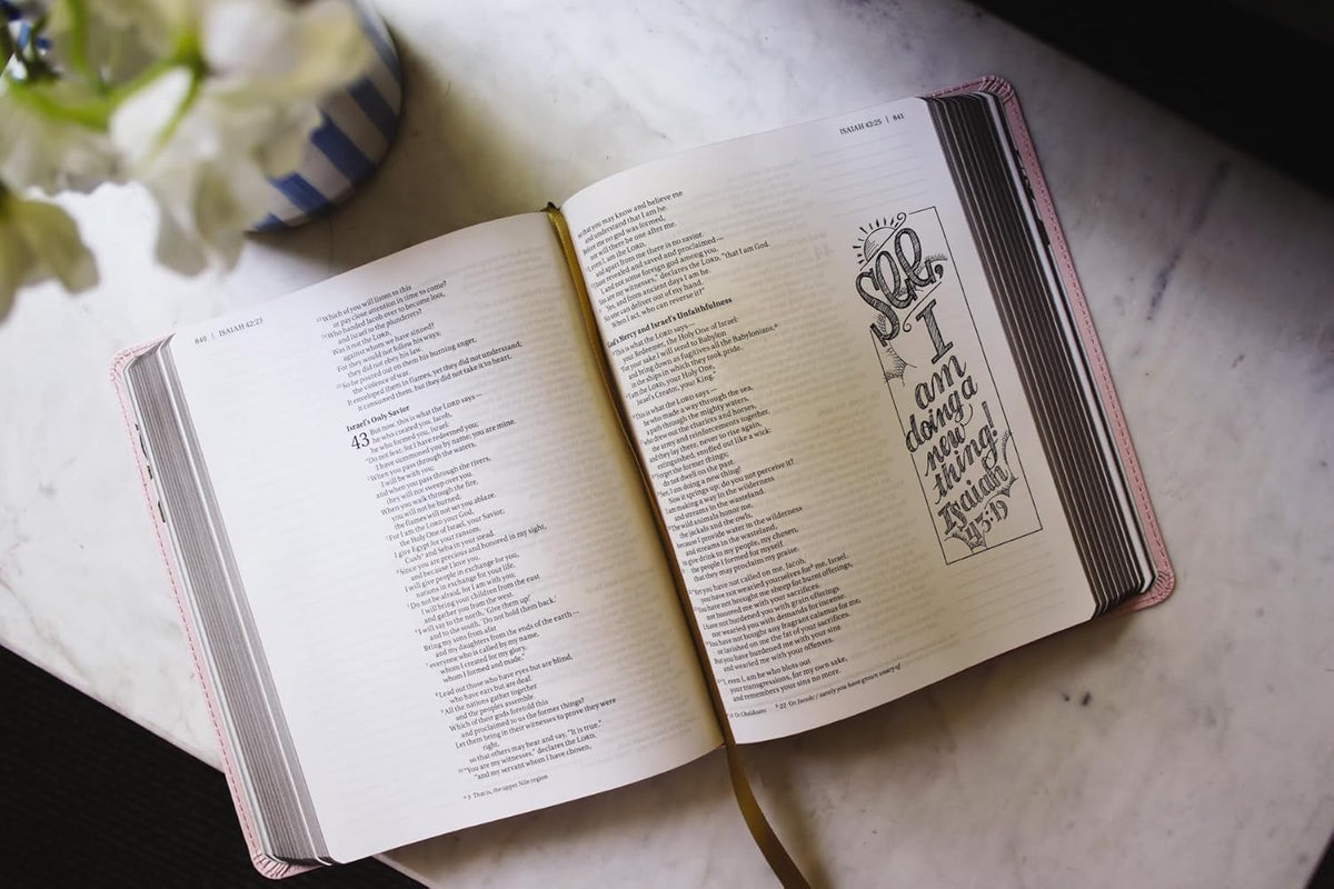 NIV Beautiful Word Coloring Bible (Leathersoft Pink)