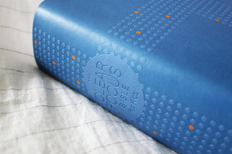 NIrV, Clear Focus Bible for Kids (Help Kids with ADHD or Dyslexia Read with Confidence), Leathersoft, Blue Leather Bound