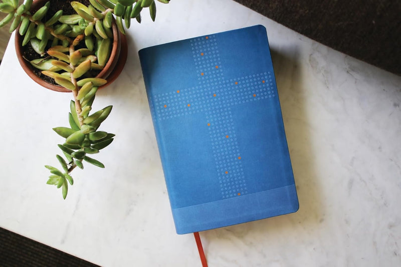 NIrV, Clear Focus Bible for Kids (Help Kids with ADHD or Dyslexia Read with Confidence), Leathersoft, Blue Leather Bound