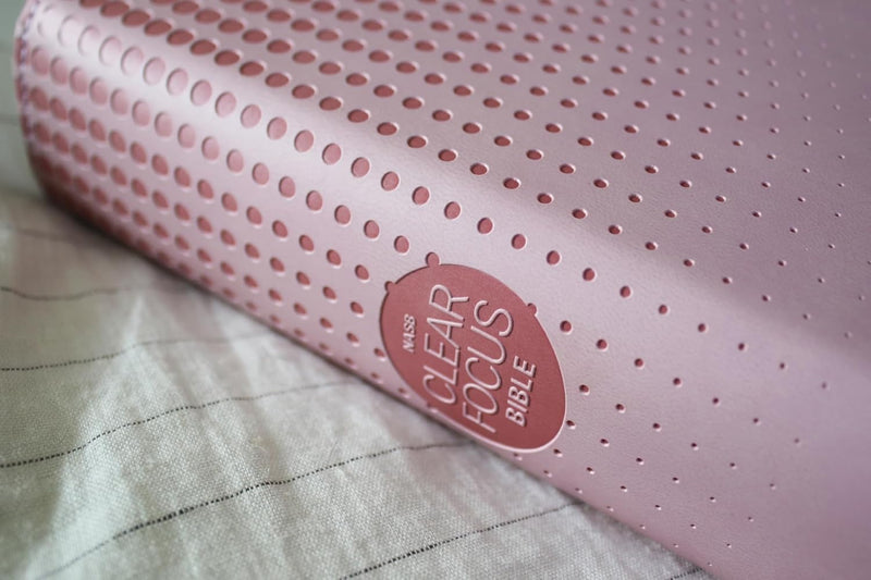 NASB, Clear Focus Bible, Leathersoft, Pink: Read more of the Bible with better focus Imitation Leather