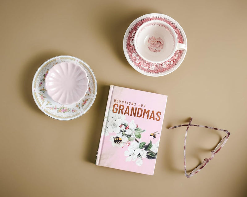 Devotions for Grandmas: A 40-Day Bible Devotional to Encourage and Inspire Grandmothers – The Perfect Christian Gifts for Women