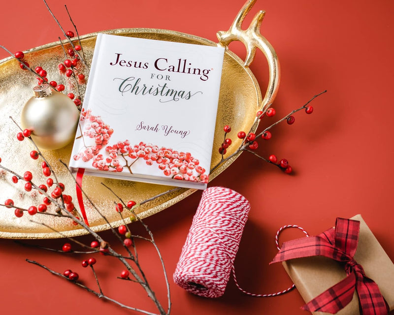 Jesus Calling for Christmas, Padded Hardcover, with Full Scriptures: Seasonal Devotions for Christmas (A 50-Day Devotional) – The Perfect Christian Gift for Advent and the Holiday Season